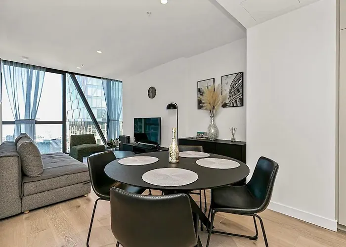 Luxury Apartment In Melbourne